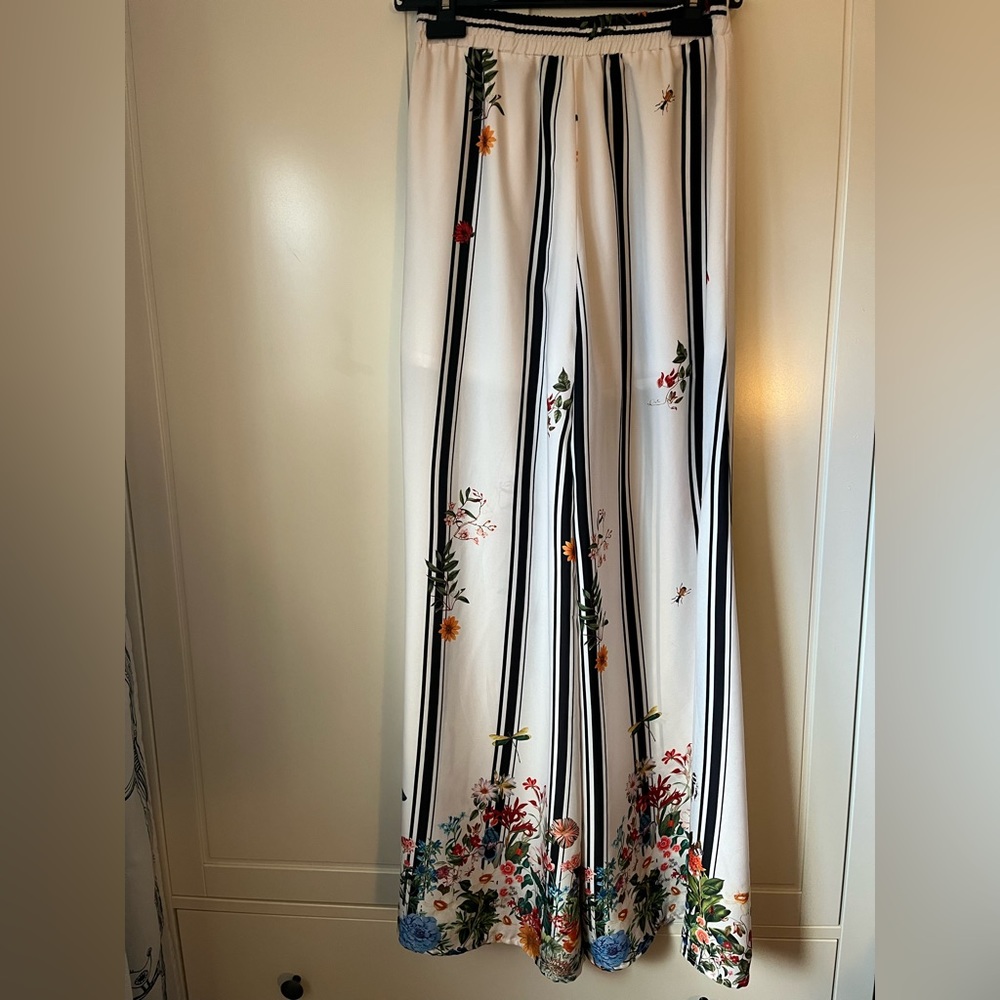 SILKY WIDE LEG PATTERN PANT